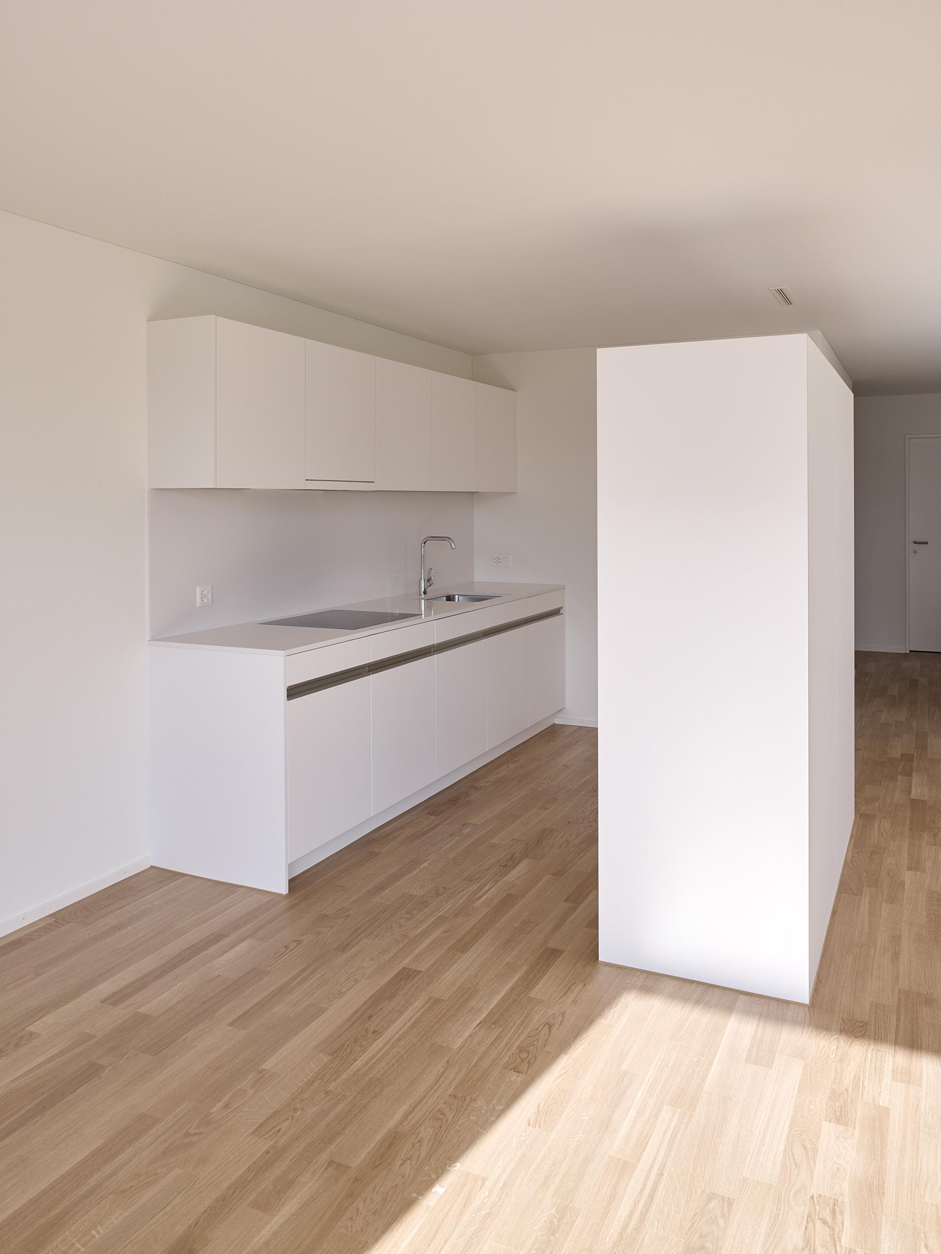 E18686 Alpa 080172 SCREEN